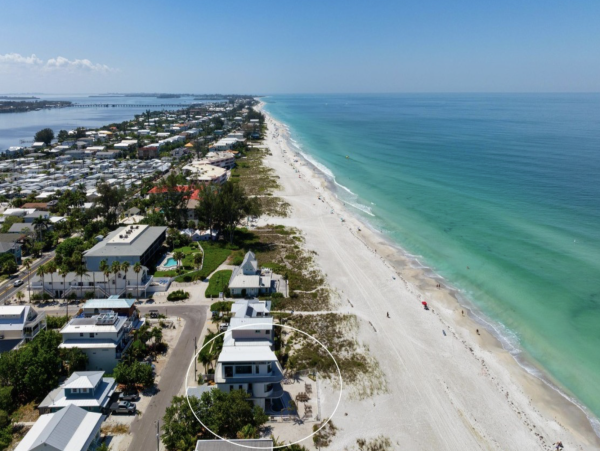Anna Maria Island Four Bedroom Florida On The Beach!